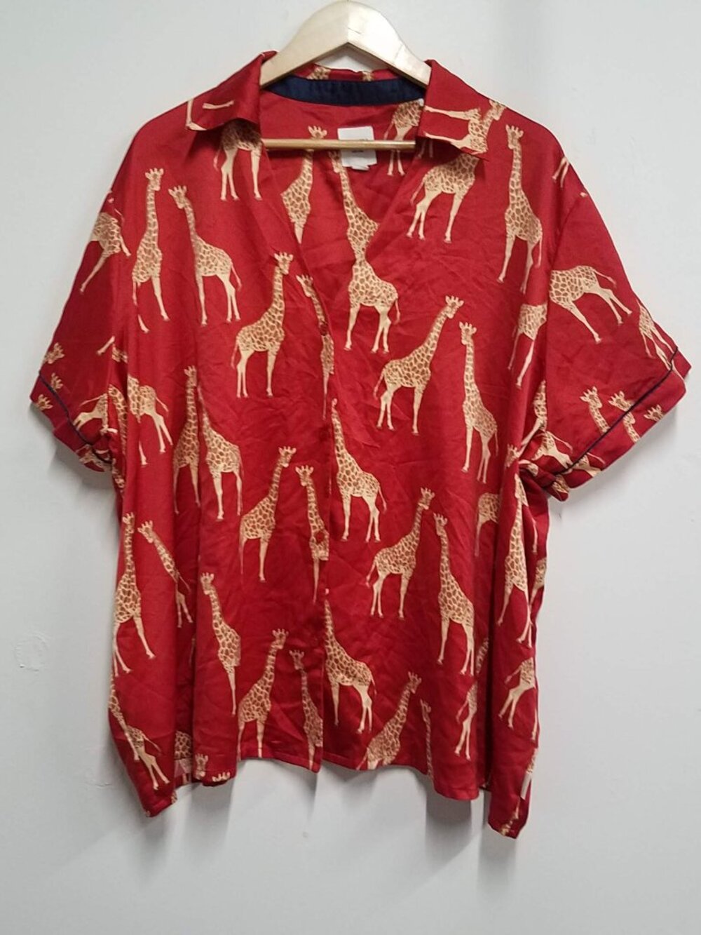Chelsea Peers Pyjamas Top Womens 28 Red Giraffe Print Satin Shorts Sleeve Shirt